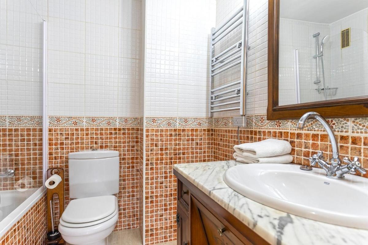 -Malagasunapts- West Beach Malaga Seafood & Relax ภายนอก รูปภาพ